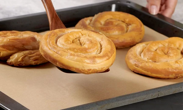 What Is Baking Paper? Uses, Benefits, and Buying Guide 1 Baking paper